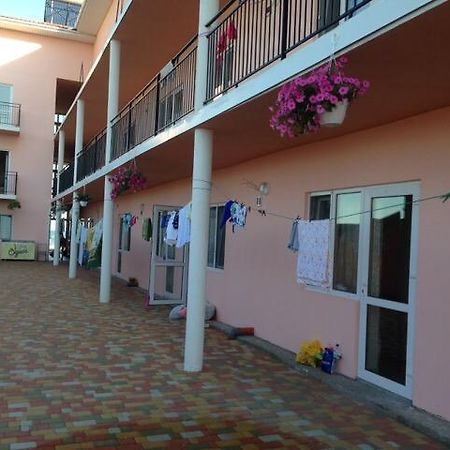 Morskaya Zhemchuzhina Hotel Bugaz Exterior foto